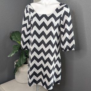 3 for $20🌼 Chevron Shift Dress